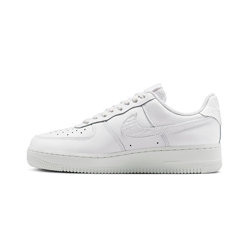 W AIR FORCE 1 07 SE MUJER IO4837-100