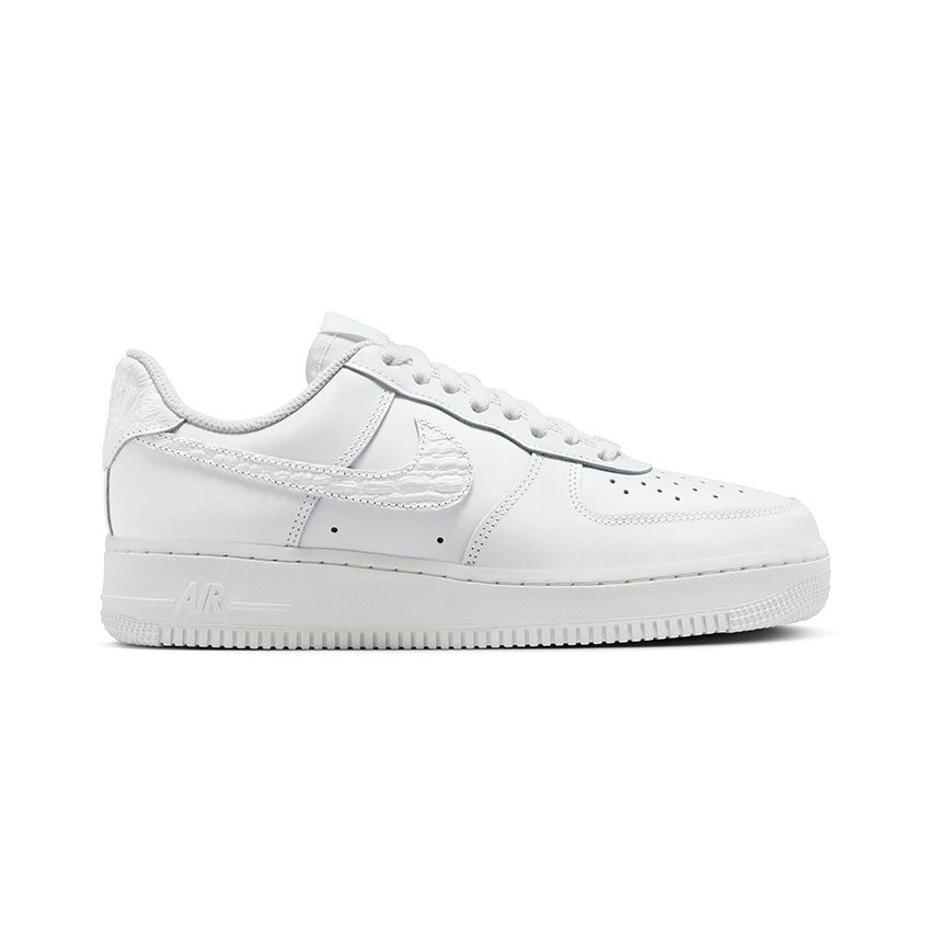 W AIR FORCE 1 07 SE MUJER IO4837-100